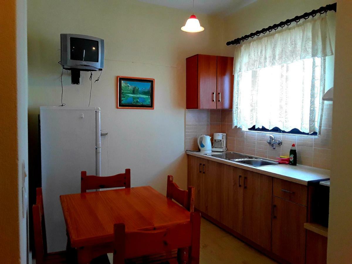 Athanasios Tsoumas Apartments คราสโตชิเกีย ภายนอก รูปภาพ