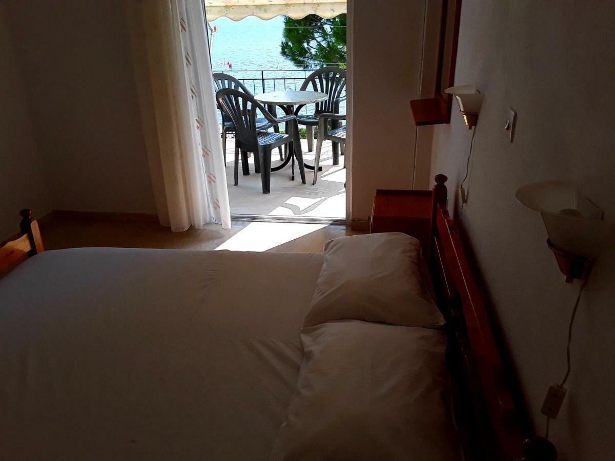Athanasios Tsoumas Apartments คราสโตชิเกีย ภายนอก รูปภาพ