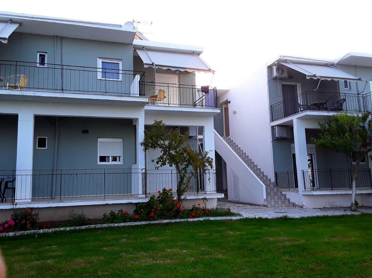 Athanasios Tsoumas Apartments คราสโตชิเกีย ภายนอก รูปภาพ